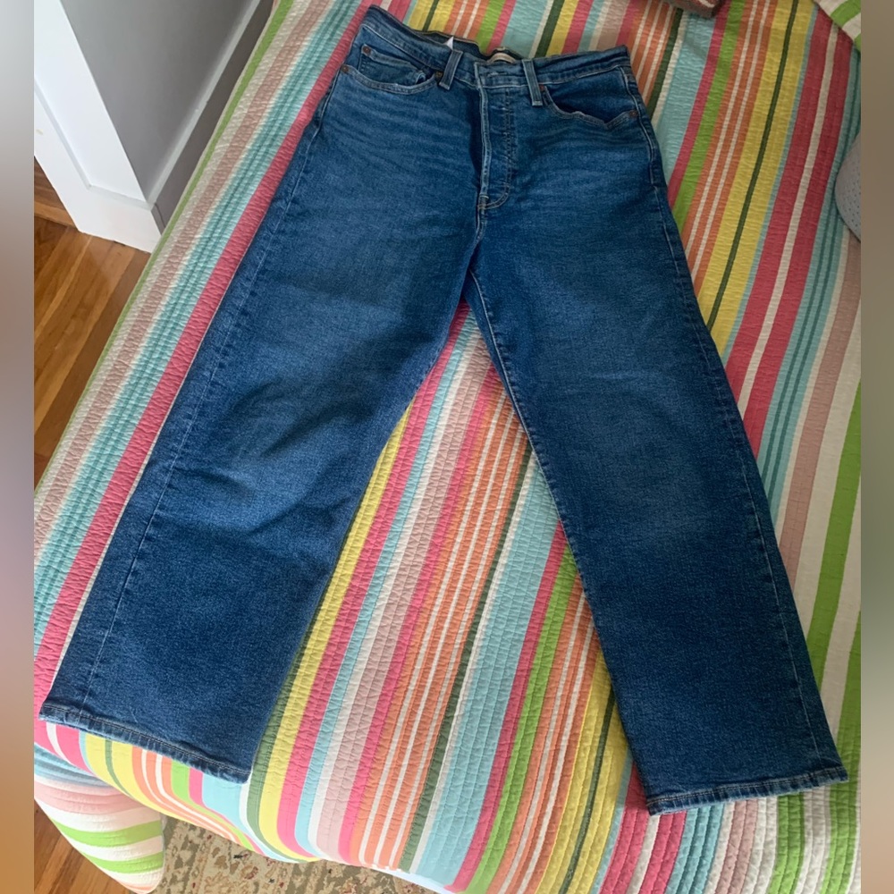 Levi’s Ribcage jeans high rise cropped wide leg women’s 30
